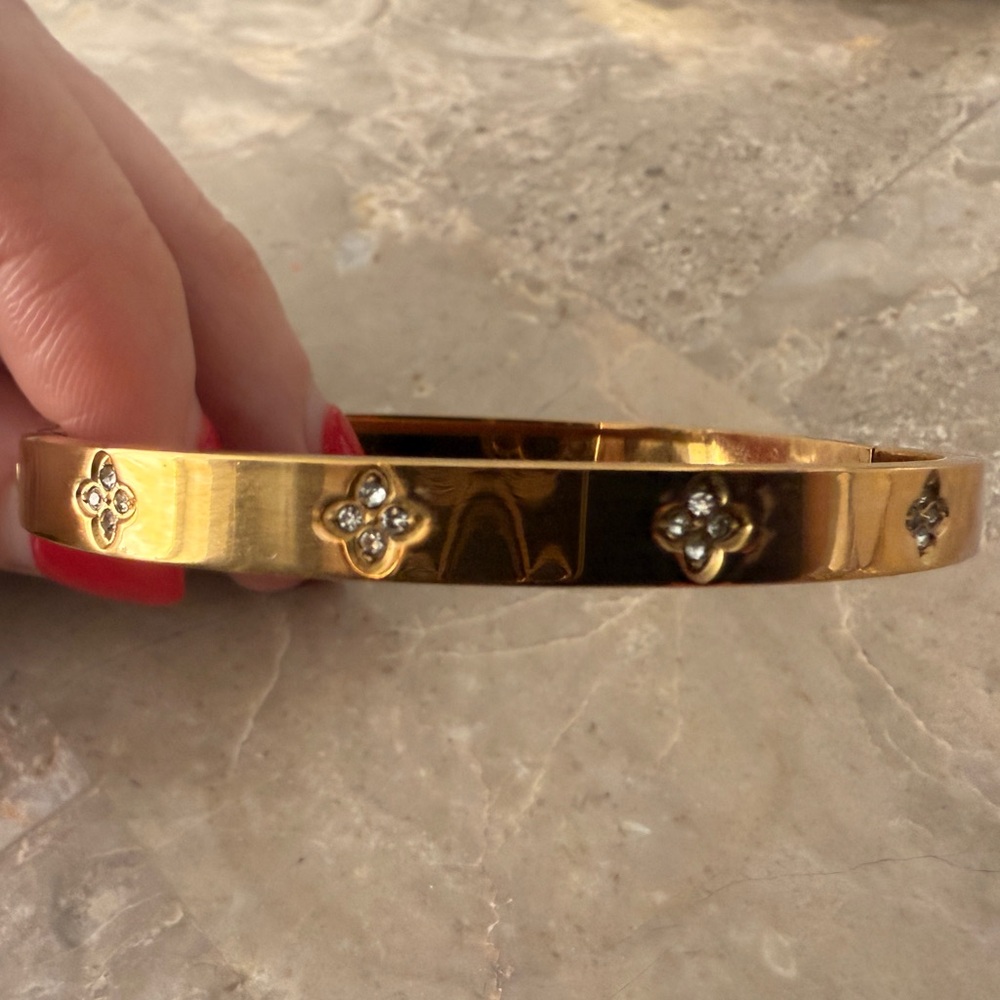 Elegant Gold Bangle with Crystal Accents